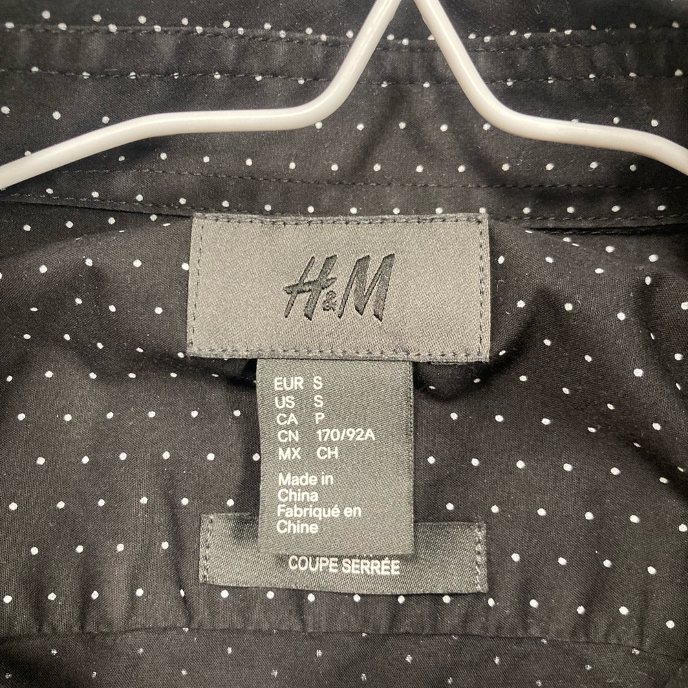 Men’s size small black shirt with small white polka dots. - Picture 3 of 3
